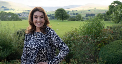 TV star Jane McDonald's incredible 4 stone weight loss after 'detoxing' body of one food group