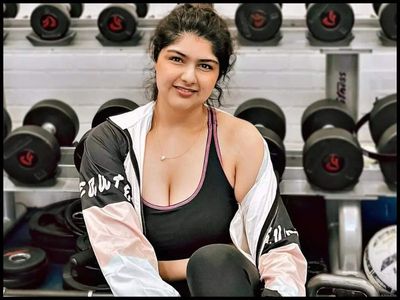 Arjun Kapoor's sister Anshula Kapoor pens a motivating note for self as she recalls her 2 year-long journey of 'being healthy'; Janhvi Kapoor, Shanaya cheer for her
