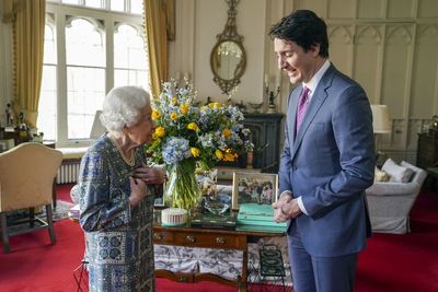 Canada’s PM praises Queen as she holds first in-person audience since Covid bout