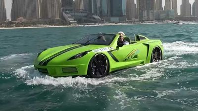 This Boat Looks Like A Chevy Corvette, Can Hit 62 MPH