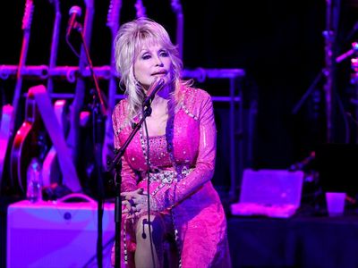 Dolly Parton reveals why she keeps marriage with husband Carl Dean private