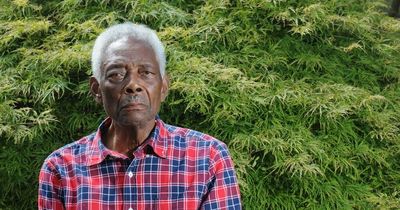 Singing Cardiff pensioner Neville Howard has died age 94