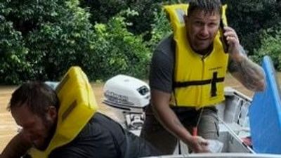 Murwillumbah residents say authorities failed them during NSW floods as community stepped in