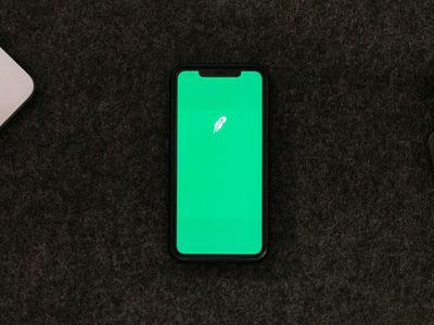 BZ Bites: Robinhood Fuels Saving And Investing Trends With New Service And Card
