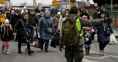 Man uses London black cab to take Ukrainians over Polish border