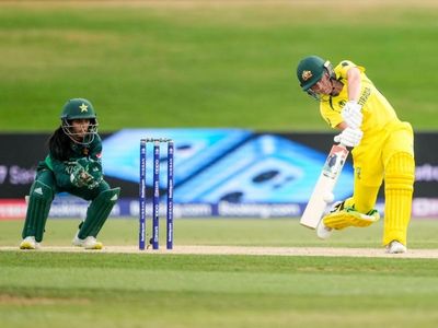 Australia score big Cup win over Pakistan