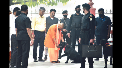 'Jaisa baap waisa beta', CM responds to threat of Abbas