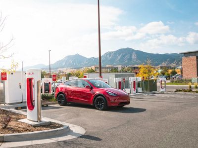 Why Tesla, Rivals Could Find It Tough To Launch Affordable EVs If Russia-Ukraine War Keeps Raging