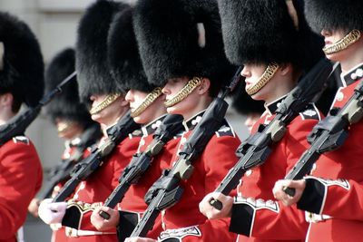 Government claims ‘faux fur’ not good enough to replace Buckingham Palace guard bearskin hats