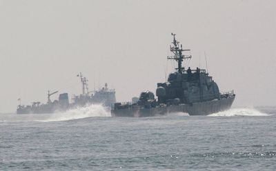 S. Korea fires warning shots to repel N. Korean patrol boat