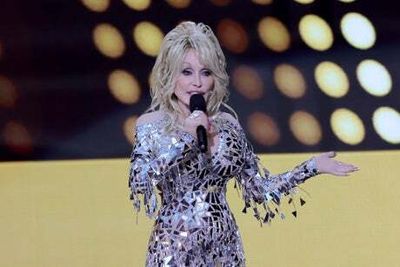 Dolly Parton dedicates ACM music awards to people of Ukraine