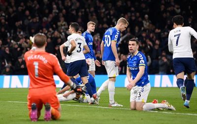 Everton are ‘weak’ with a ‘Championship back four’ – Jamie Carragher’s relegation warning