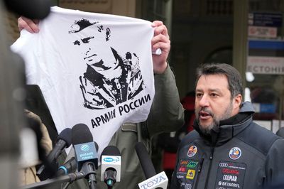 'Your friend Putin': Salvini confronted during border visit