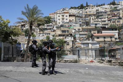 Israeli troops demolish Palestinian homes in West Bank