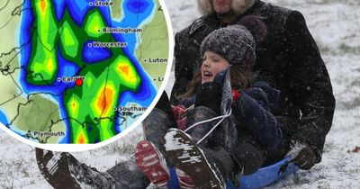 UK weather: Snow to sweep across the country as Arctic blast moves in