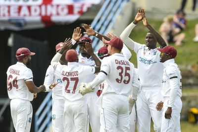 West Indies contain England to 57-4 at lunch