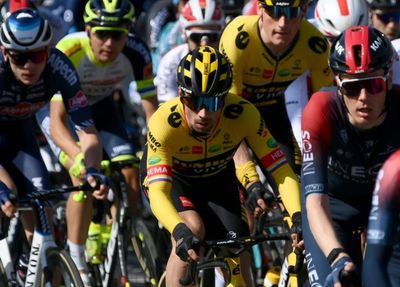 Jumbo in Paris-Nice stranglehold, Pedersen resists for stage win