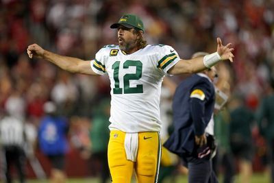 QB Aaron Rodgers agrees to terms with Packers on new contract