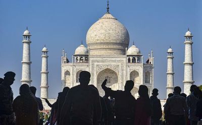 Debunking an urban myth about Taj Mahal
