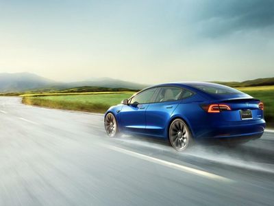 If You Invested $1,000 In Tesla When Cathie Wood Made Her $4,000 Prediction, Here's How Much You'd Have Now