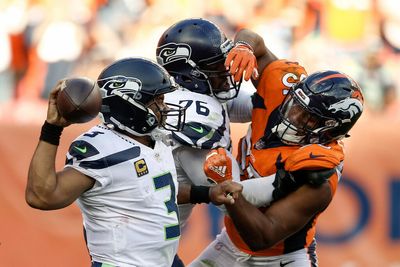 Broncos post perfect tweet; Seahawks post absurd tweet after Russell Wilson trade