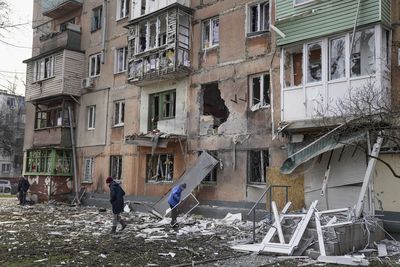Ukraine accuses Russia of shelling Mariupol evacuation corridor
