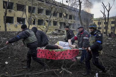 Latest Ukraine updates: Strike hits Mariupol hospital complex
