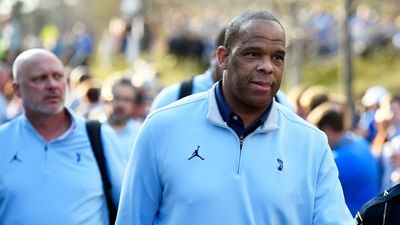 Duke Assistant Clears the Air With UNC’s Hubert Davis on Handshake Snub