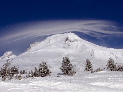 Climber killed and another critically injured after 200ft fall from Oregon’s Mount Hood