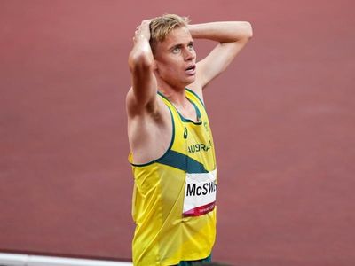 Stewart McSweyn out of world indoors team