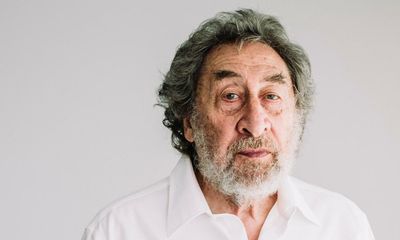 Mother’s Boy by Howard Jacobson review – a captivatingly melodramatic memoir