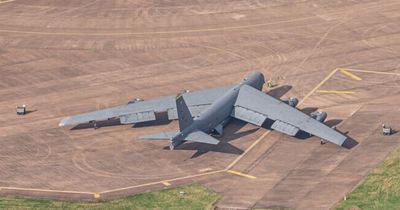 Huge American B-52 bombers with deadly arsenal land in UK as Ukraine war rages
