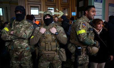 It is illegal to join fight in Ukraine, Grant Shapps tells UK troops