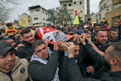 Palestinian shot last week by Israeli troops dies of wounds