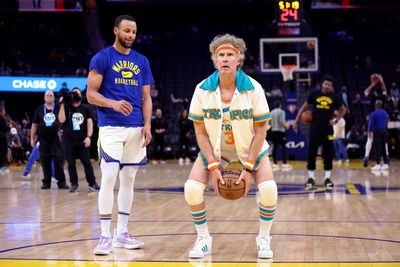 Will Ferrell makes surprise appearance during Warriors game