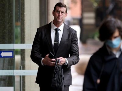 SAS witness 'grabbed' tunnel prisoner