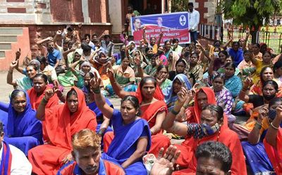 Pourakarmikas threaten to stop work