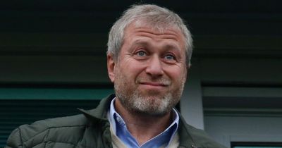 Roman Abramovich taking cautious view on consortium leading race to buy Chelsea