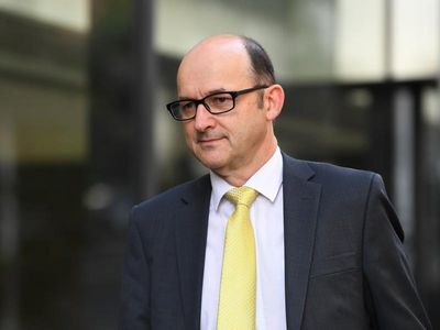 Vic Police lawyer cleared in Lawyer X saga
