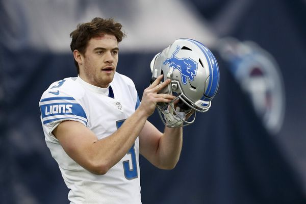 Detroit Lions on X: #Lions re-sign C Ryan McCollum and OLB Rashod