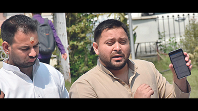 Bihar: Tejashwi Prasad Yadav ‘exposes’ wrong MNREGA figures