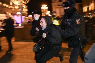 Anti-war protests intensify in Russia along with police crackdown