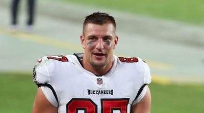Rob Gronkowski, Zach Ertz Top List of Free-Agent Tight Ends