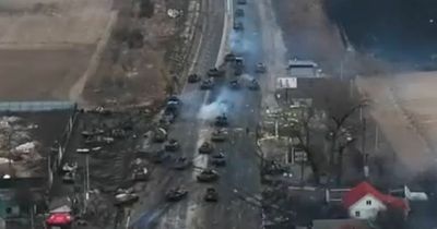 Russian tanks destroyed by Ukrainian ambush near Kyiv in dramatic footage