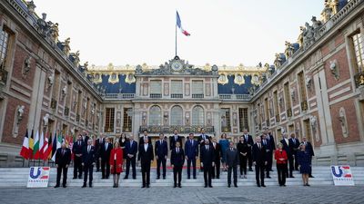 Ukraine and Russia overshadow EU leaders' gathering in Versailles