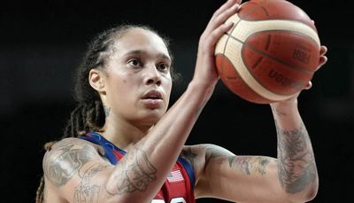 Commentary: Brittney Griner’s detention in Russia again exposes male-female gap in sports