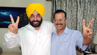 Delhi CM Arvind Kejriwal, Bhagwant Mann to visit Gujarat next month