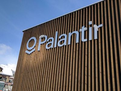 Cathie Wood's Ark Is Now Completely Out Of Palantir — Selling Over 30 Million Shares In 1 Month