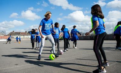 Kelly Smith delighted by number of girls taking part in schools football session