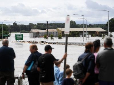 Mental health a post-flood priority: Hunt